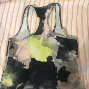 Lululemon active top 💚